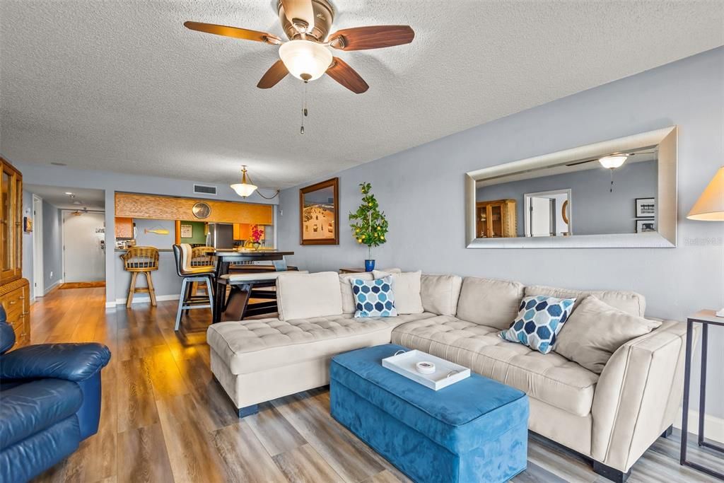 For Sale: $499,000 (2 beds, 2 baths, 1380 Square Feet)