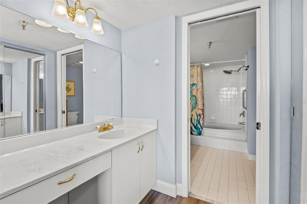 For Sale: $499,000 (2 beds, 2 baths, 1380 Square Feet)