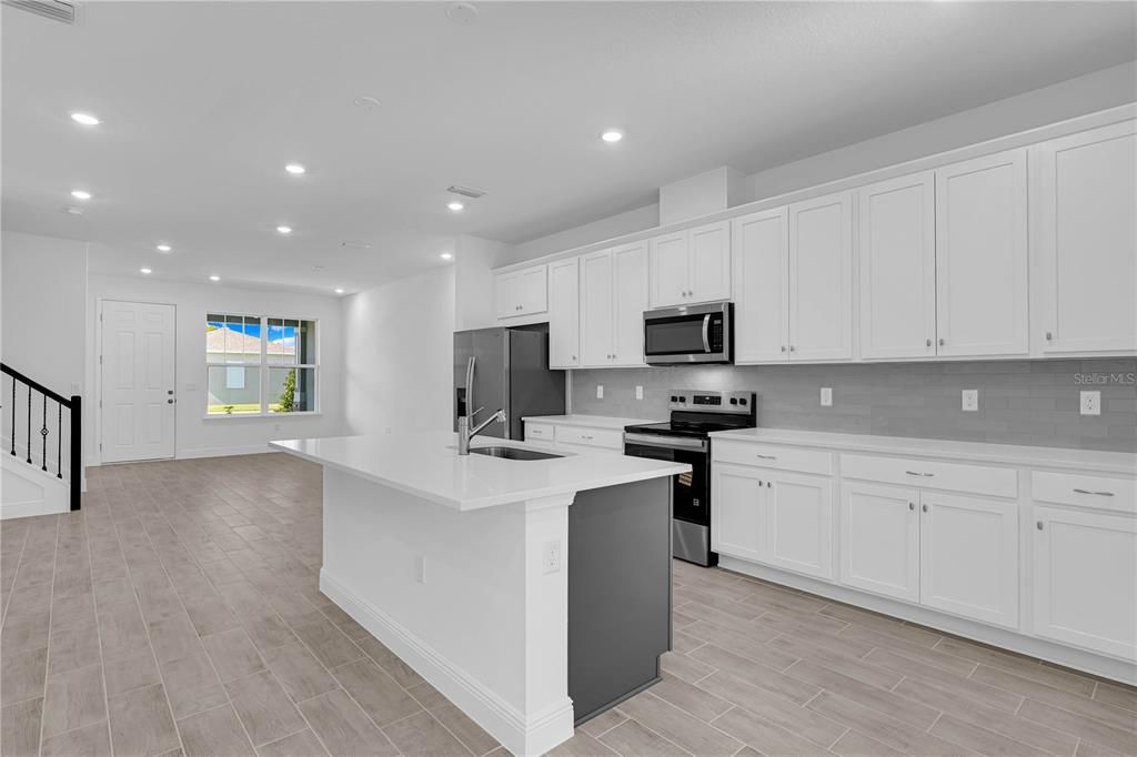 Active With Contract: $2,700 (3 beds, 2 baths, 1729 Square Feet)