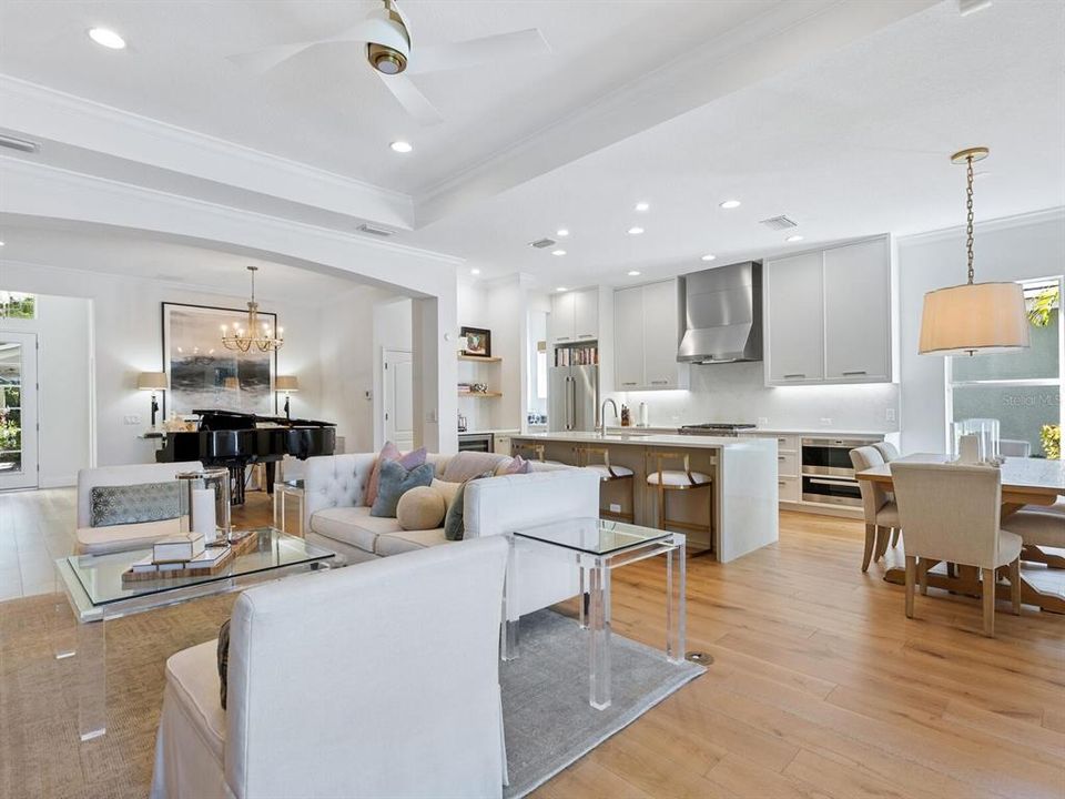 For Sale: $929,000 (3 beds, 2 baths, 2011 Square Feet)