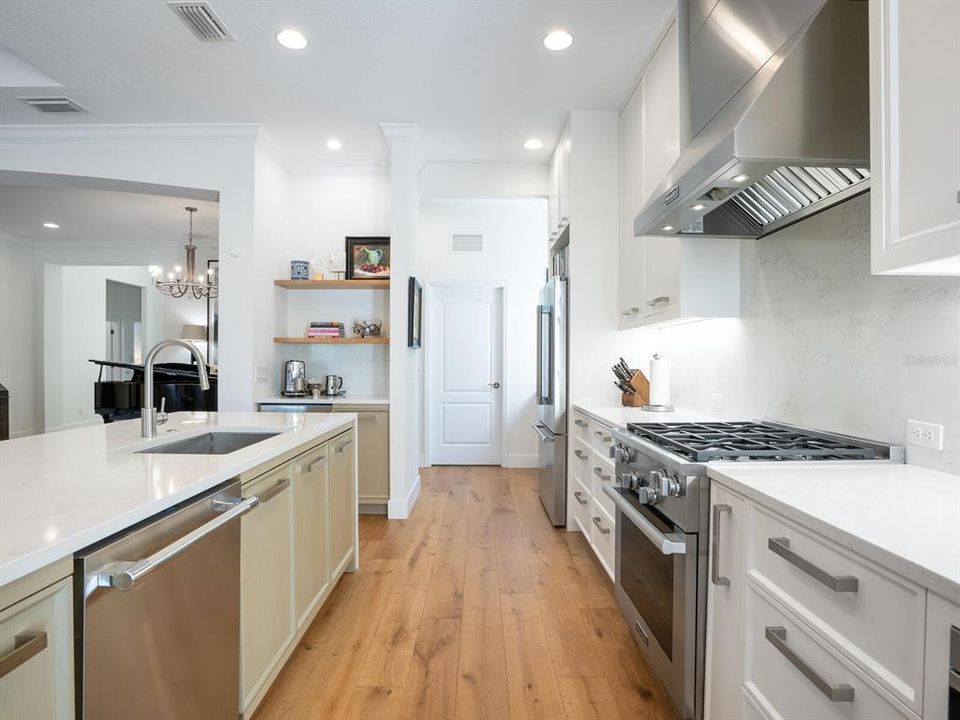 For Sale: $929,000 (3 beds, 2 baths, 2011 Square Feet)