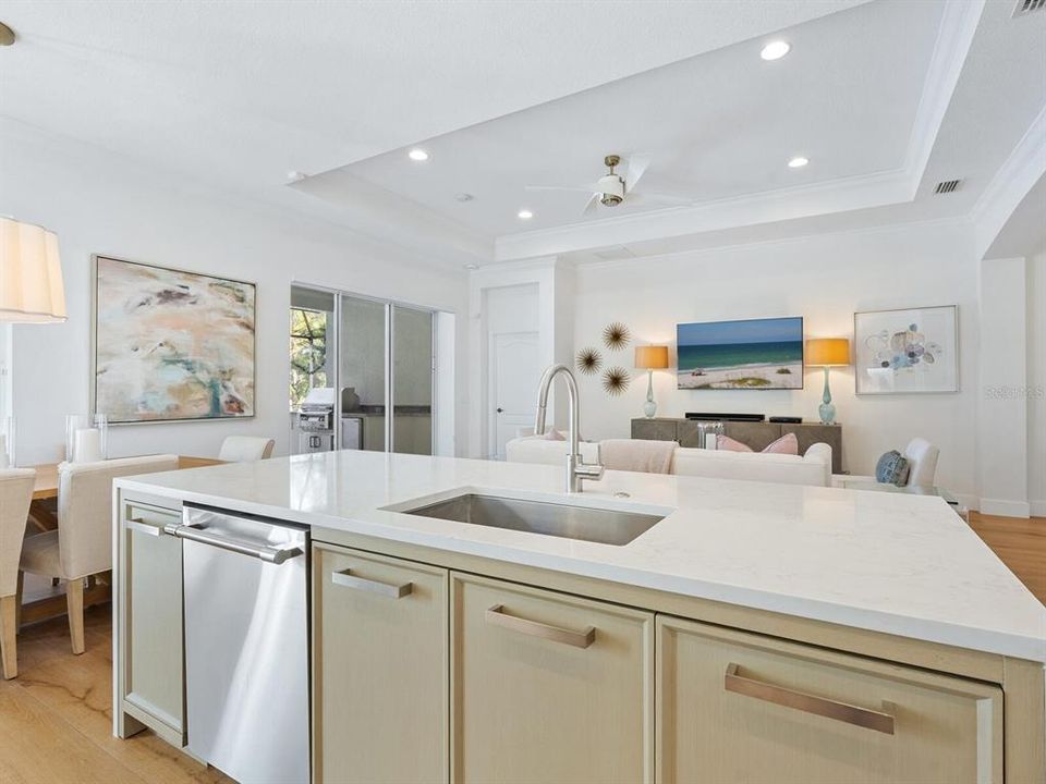 For Sale: $929,000 (3 beds, 2 baths, 2011 Square Feet)