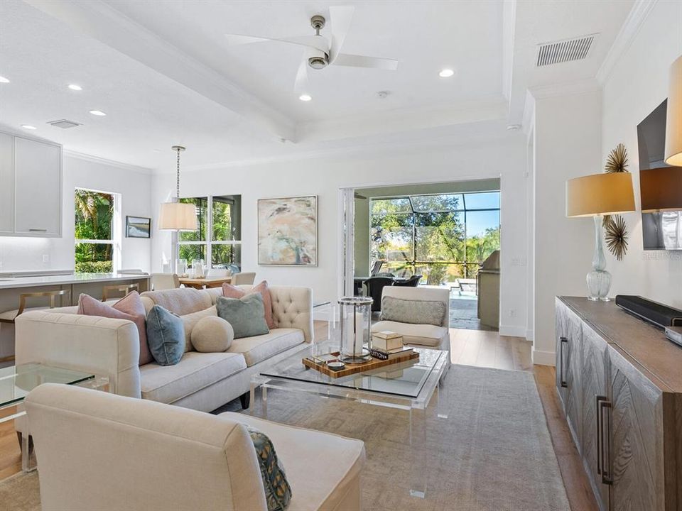 For Sale: $929,000 (3 beds, 2 baths, 2011 Square Feet)