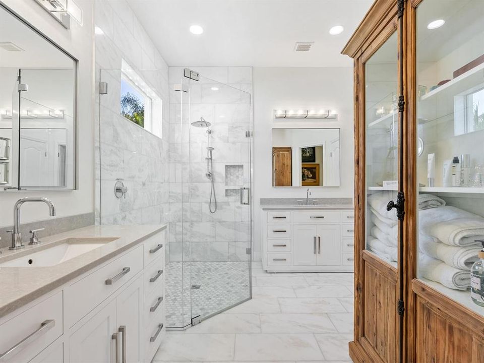 For Sale: $929,000 (3 beds, 2 baths, 2011 Square Feet)