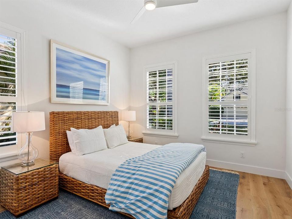 For Sale: $929,000 (3 beds, 2 baths, 2011 Square Feet)