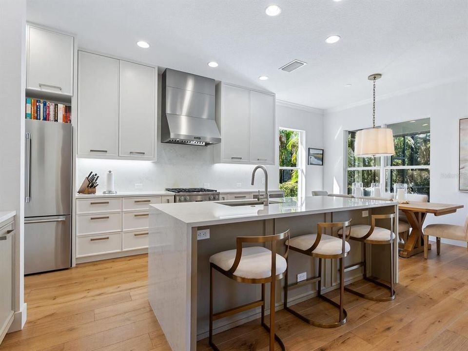 For Sale: $929,000 (3 beds, 2 baths, 2011 Square Feet)