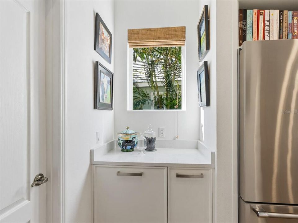 For Sale: $929,000 (3 beds, 2 baths, 2011 Square Feet)