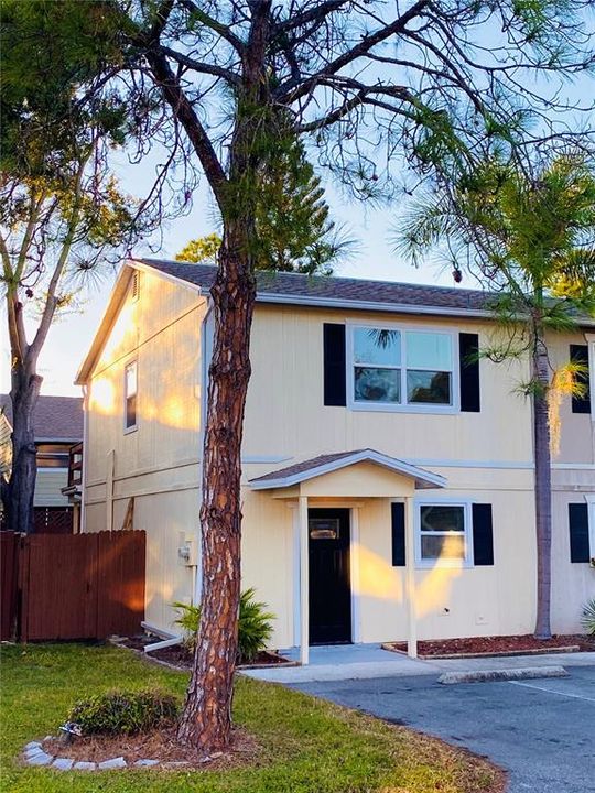 For Rent: $1,875 (2 beds, 1 baths, 1080 Square Feet)