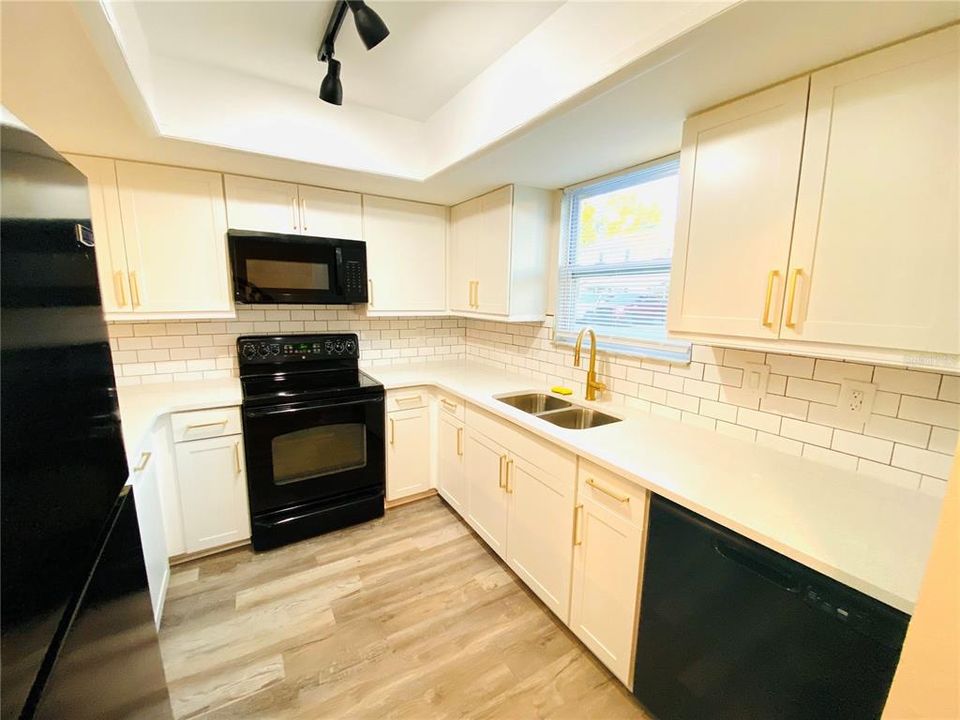 For Rent: $1,875 (2 beds, 1 baths, 1080 Square Feet)