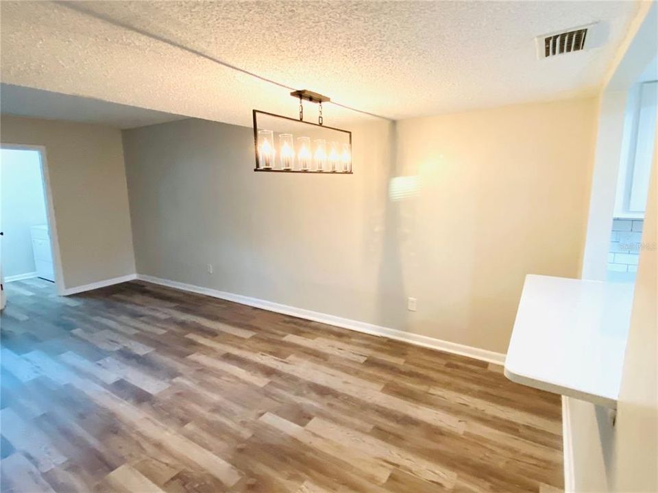 For Rent: $1,875 (2 beds, 1 baths, 1080 Square Feet)