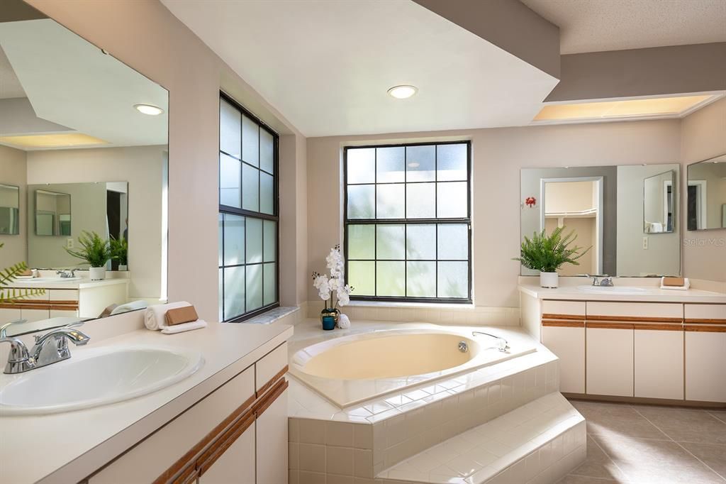 Active With Contract: $419,000 (3 beds, 2 baths, 1768 Square Feet)