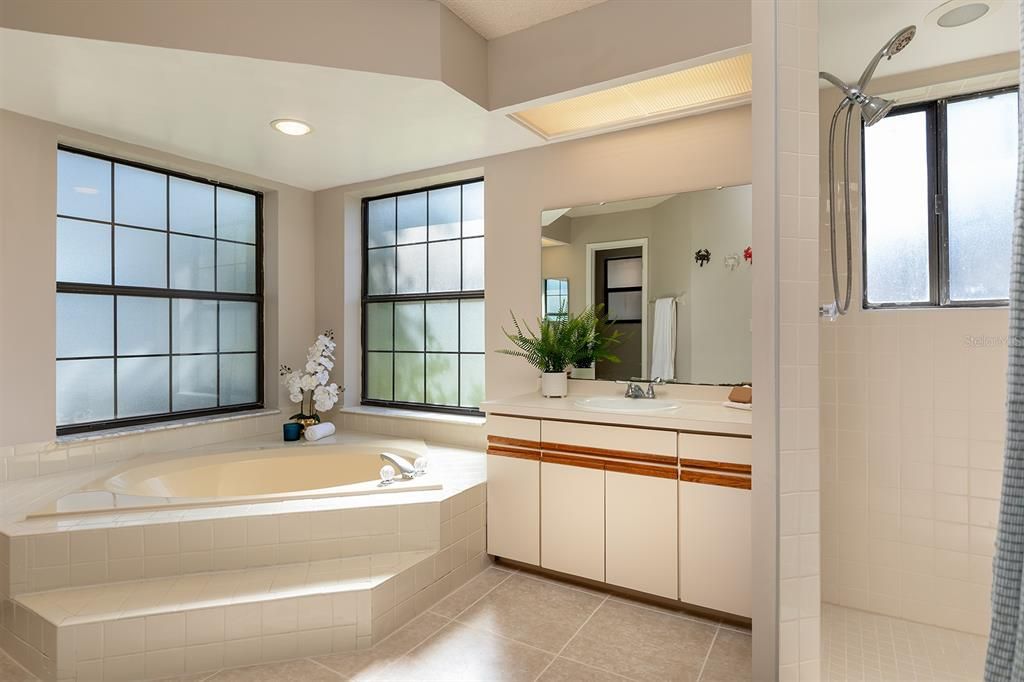 Active With Contract: $419,000 (3 beds, 2 baths, 1768 Square Feet)