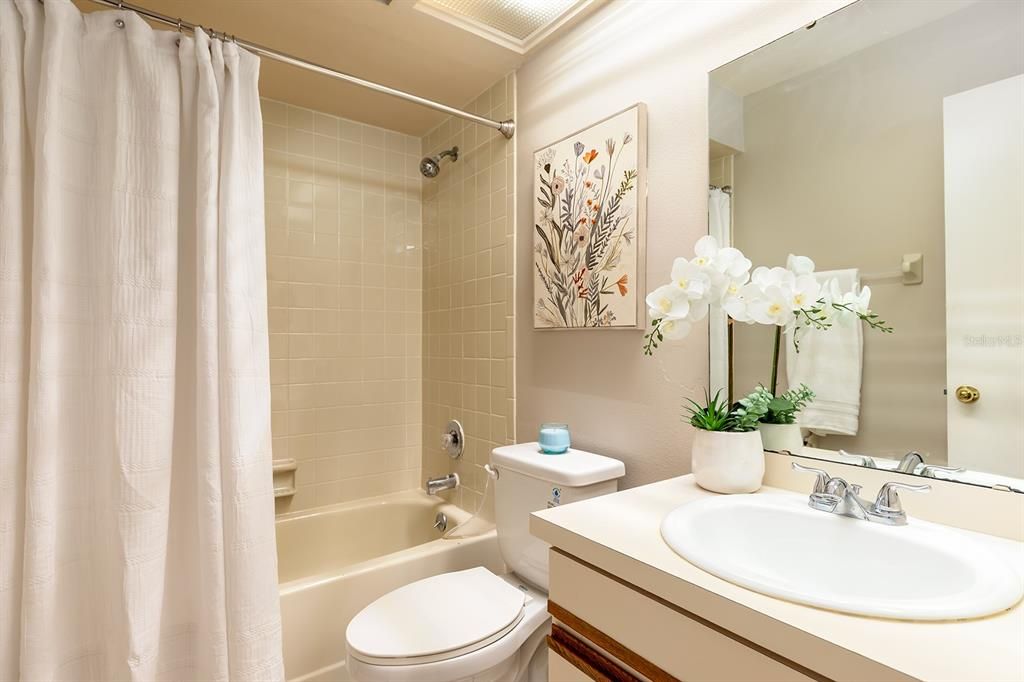 Active With Contract: $419,000 (3 beds, 2 baths, 1768 Square Feet)