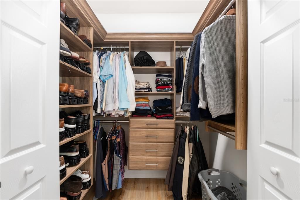 For Sale: $1,169,000 (4 beds, 4 baths, 4597 Square Feet)