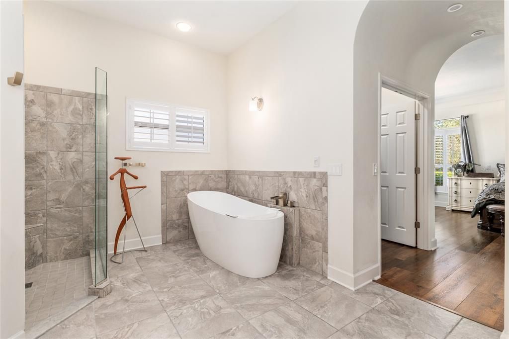 For Sale: $1,169,000 (4 beds, 4 baths, 4597 Square Feet)