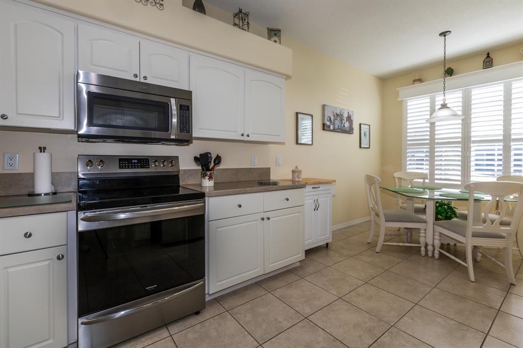 For Sale: $295,000 (3 beds, 2 baths, 1632 Square Feet)
