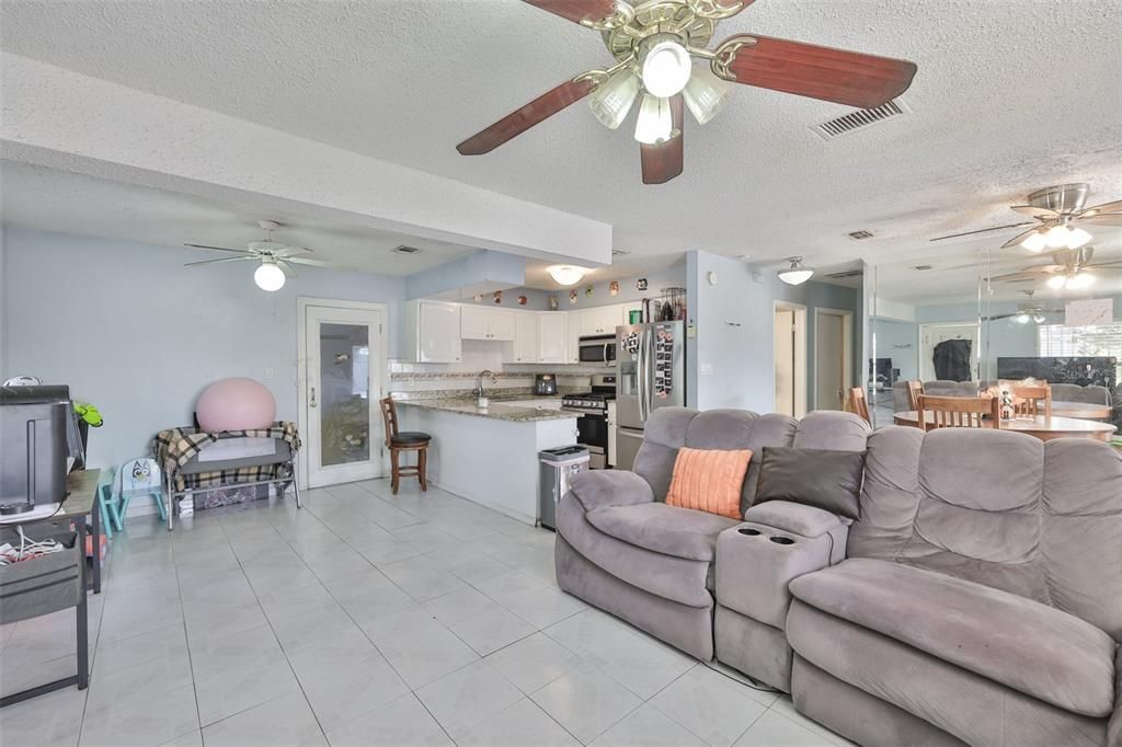 待售: $579,000 (3 贝兹, 2 浴室, 1438 平方英尺)