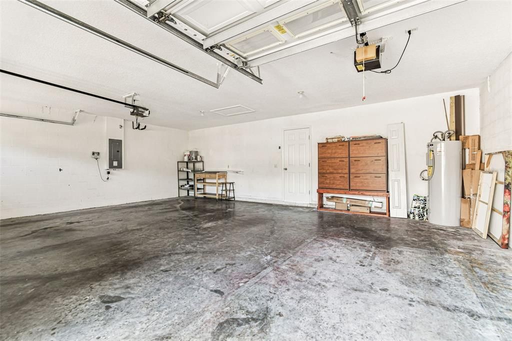 For Sale: $615,000 (5 beds, 2 baths, 2827 Square Feet)