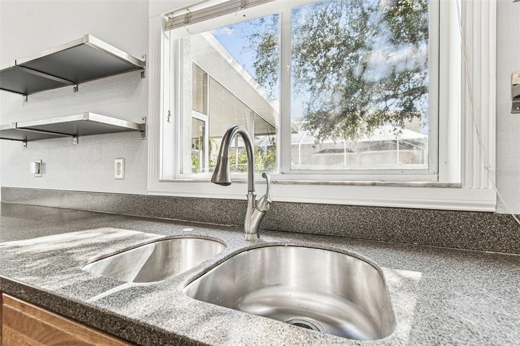 For Sale: $615,000 (5 beds, 2 baths, 2827 Square Feet)