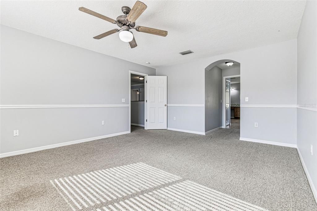 For Sale: $615,000 (5 beds, 2 baths, 2827 Square Feet)