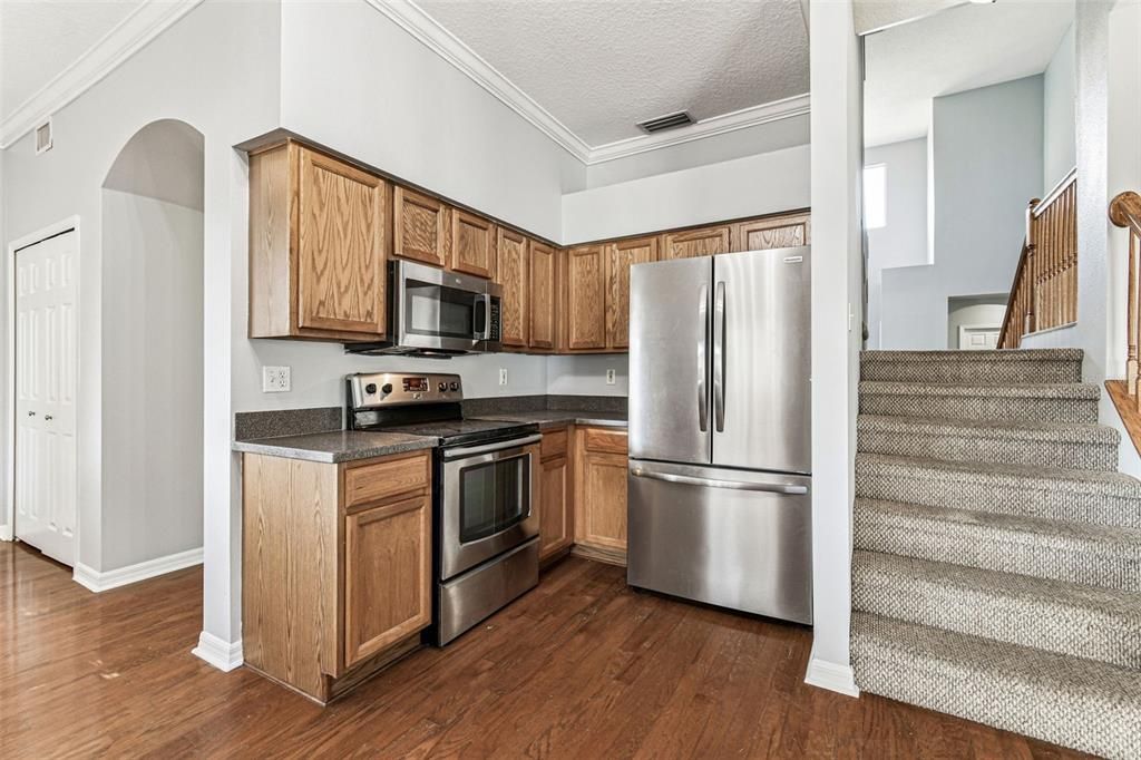 For Sale: $615,000 (5 beds, 2 baths, 2827 Square Feet)