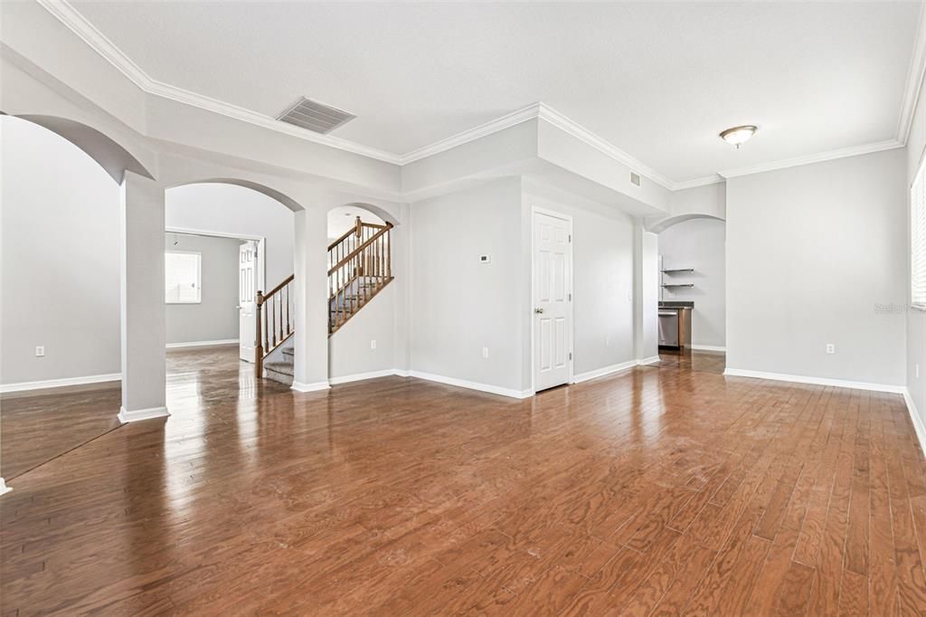 For Sale: $615,000 (5 beds, 2 baths, 2827 Square Feet)