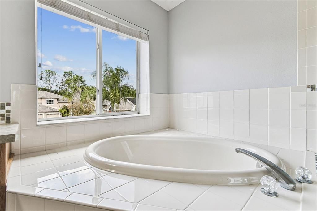 For Sale: $615,000 (5 beds, 2 baths, 2827 Square Feet)