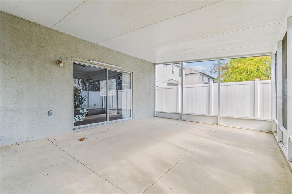 For Sale: $615,000 (5 beds, 2 baths, 2827 Square Feet)