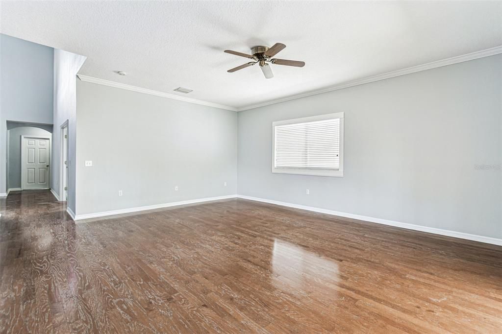 For Sale: $615,000 (5 beds, 2 baths, 2827 Square Feet)