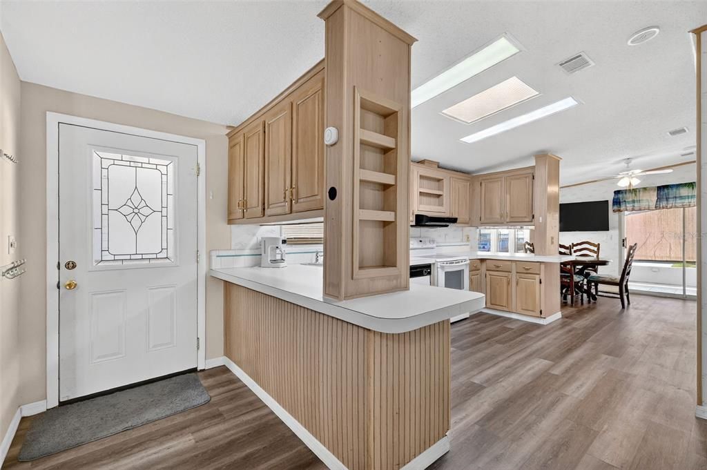 For Sale: $229,000 (3 beds, 2 baths, 1568 Square Feet)