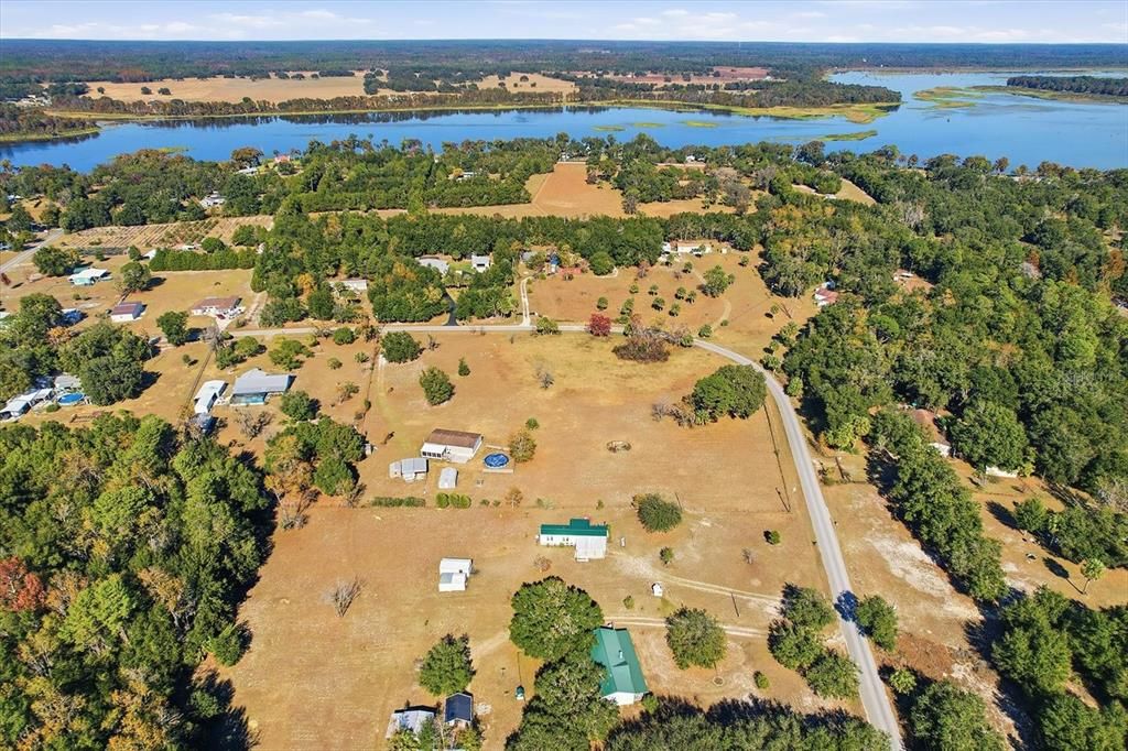 На продажу: $379,500 (4 спален, 2 ванн, 1664 Квадратных фут)