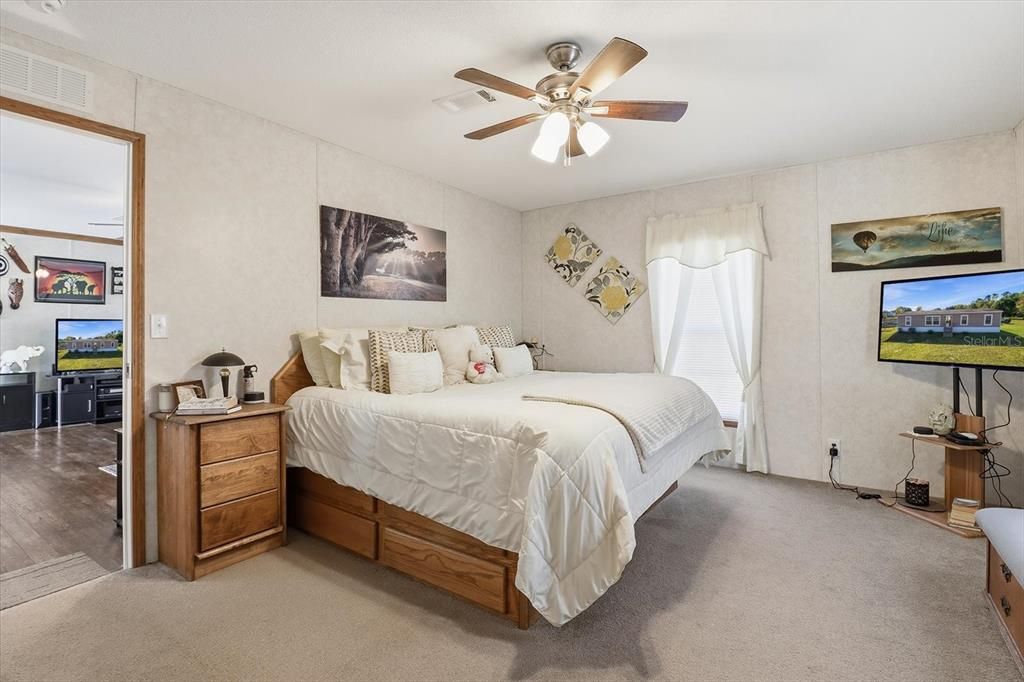 На продажу: $379,500 (4 спален, 2 ванн, 1664 Квадратных фут)