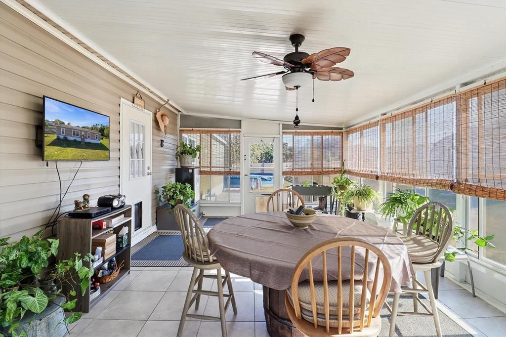 На продажу: $379,500 (4 спален, 2 ванн, 1664 Квадратных фут)