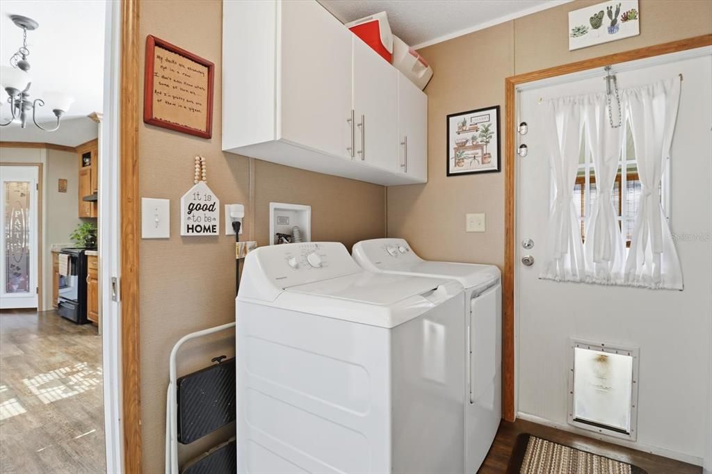 На продажу: $379,500 (4 спален, 2 ванн, 1664 Квадратных фут)