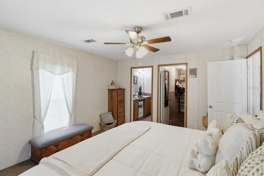 На продажу: $379,500 (4 спален, 2 ванн, 1664 Квадратных фут)