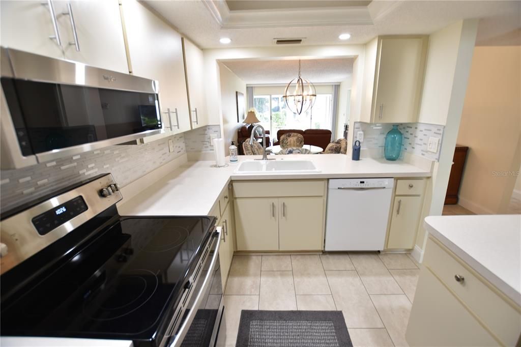 For Sale: $269,900 (2 beds, 2 baths, 1127 Square Feet)