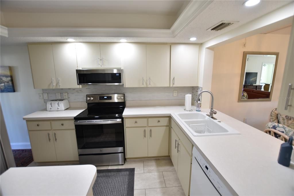 For Sale: $269,900 (2 beds, 2 baths, 1127 Square Feet)