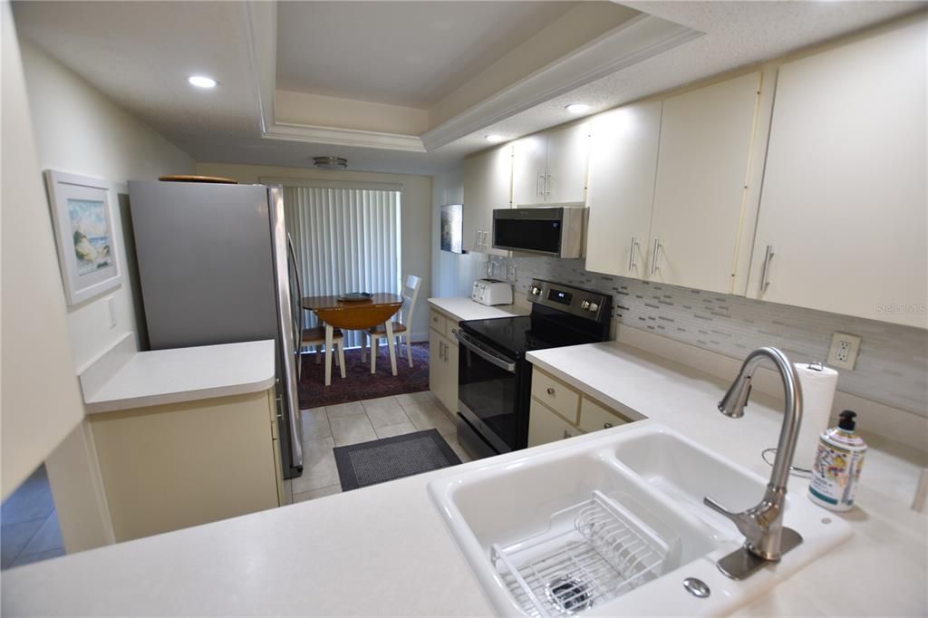 For Sale: $269,900 (2 beds, 2 baths, 1127 Square Feet)