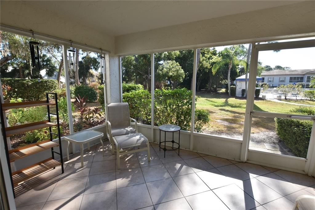 For Sale: $269,900 (2 beds, 2 baths, 1127 Square Feet)