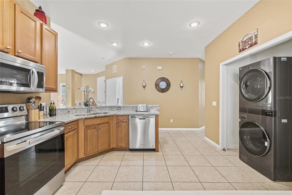 На продажу: $305,000 (3 спален, 2 ванн, 1568 Квадратных фут)