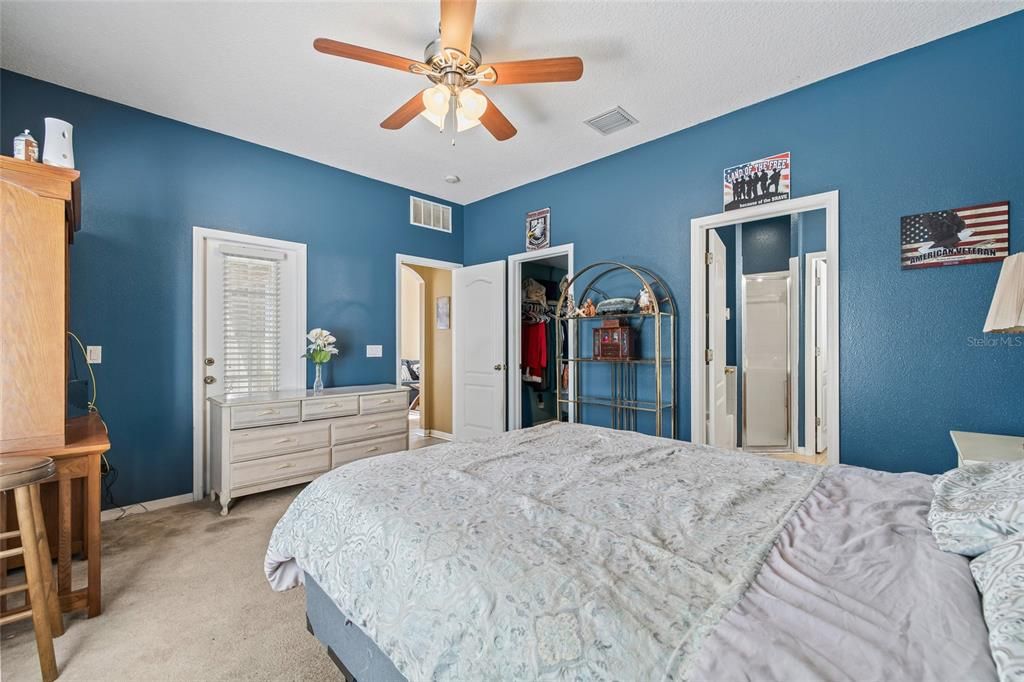 На продажу: $305,000 (3 спален, 2 ванн, 1568 Квадратных фут)