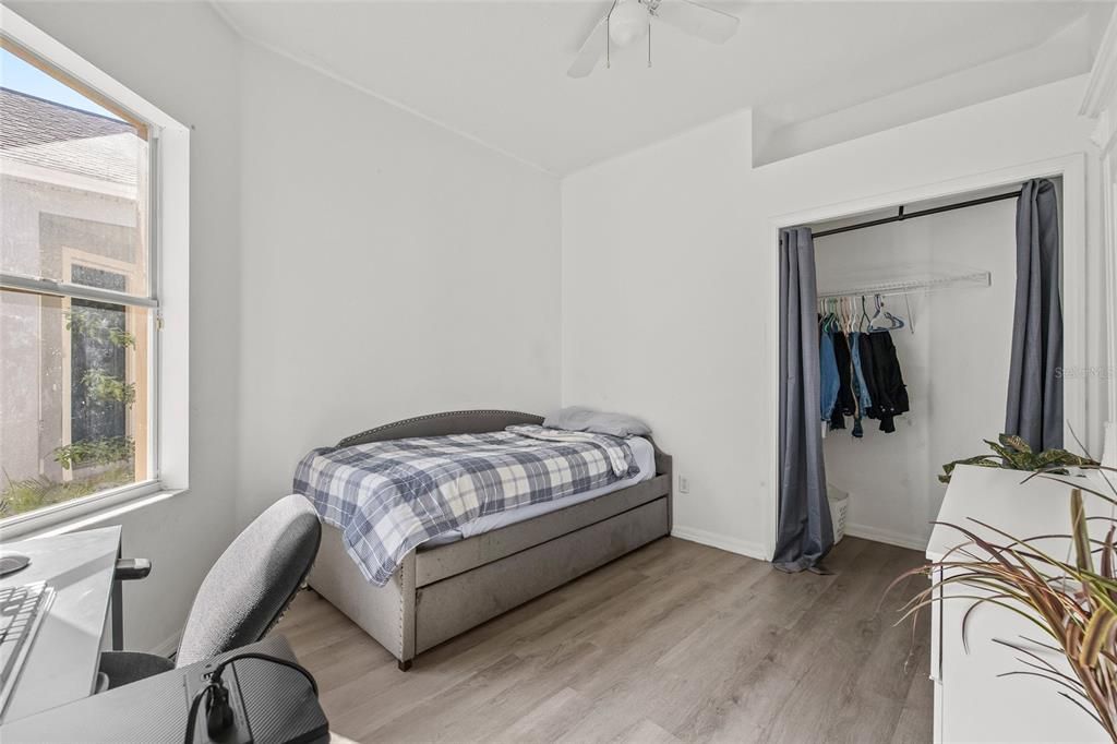 На продажу: $305,000 (3 спален, 2 ванн, 1568 Квадратных фут)