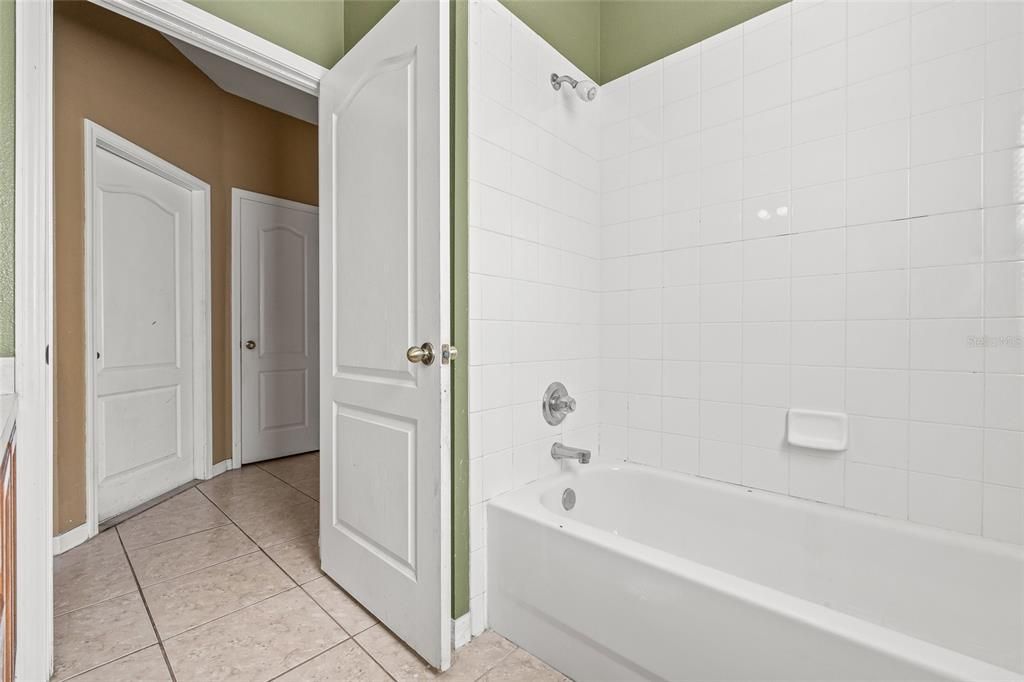 На продажу: $305,000 (3 спален, 2 ванн, 1568 Квадратных фут)