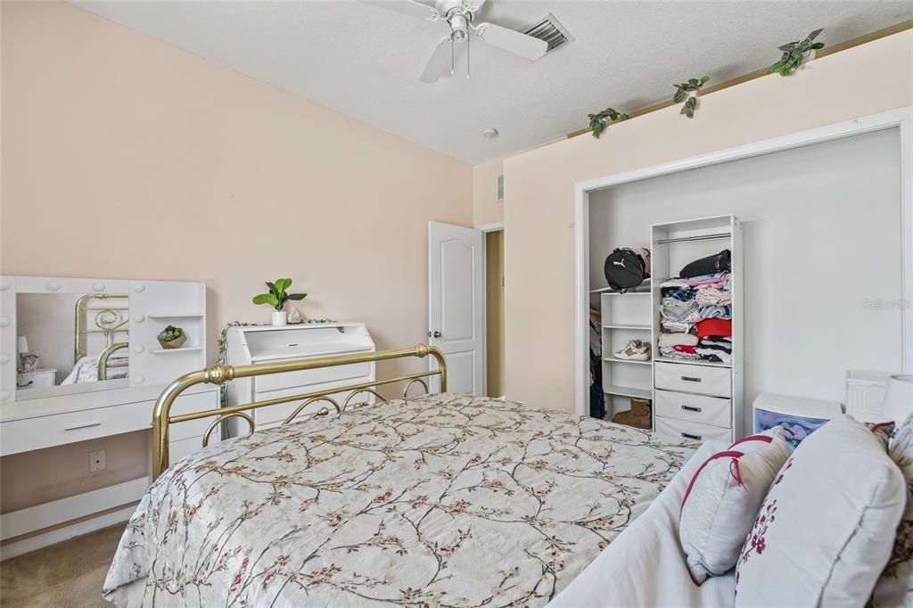 На продажу: $305,000 (3 спален, 2 ванн, 1568 Квадратных фут)