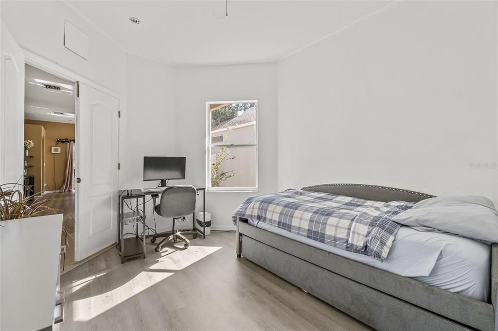 На продажу: $305,000 (3 спален, 2 ванн, 1568 Квадратных фут)