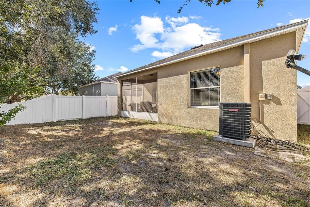 На продажу: $305,000 (3 спален, 2 ванн, 1568 Квадратных фут)