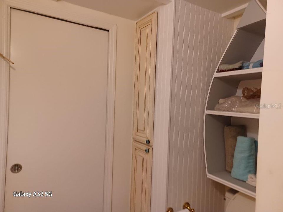 For Sale: $265,000 (2 beds, 2 baths, 504 Square Feet)