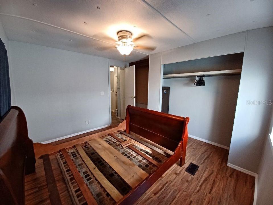 For Sale: $265,000 (2 beds, 2 baths, 504 Square Feet)