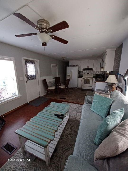 For Sale: $265,000 (2 beds, 2 baths, 504 Square Feet)