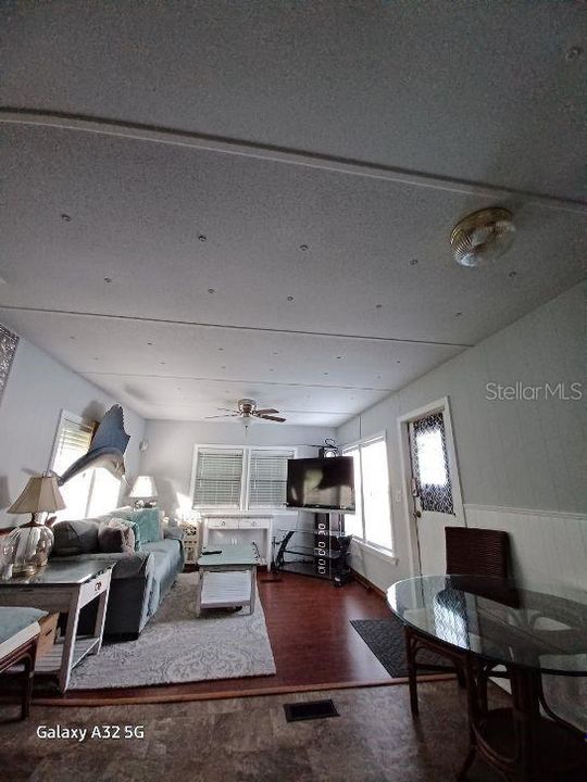 For Sale: $265,000 (2 beds, 2 baths, 504 Square Feet)